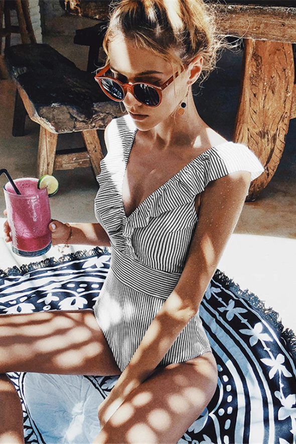 Larisa™ – Costum de Baie cu Volane pentru un Look Feminin