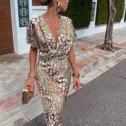 Kelsey - Rochie lungă cu decolteu în V și detaliu răsucit