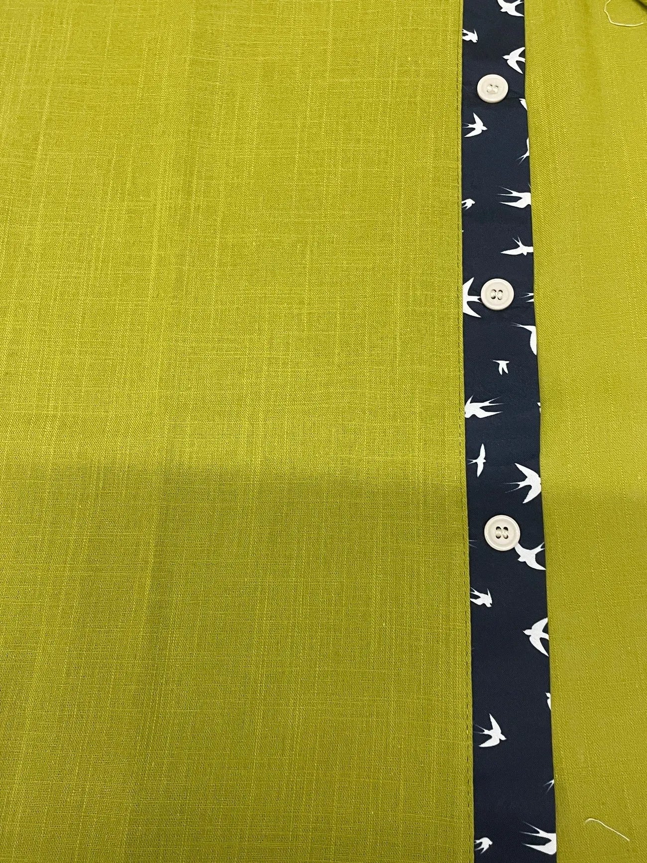 Trofim - Cămașă Elegantă Cu Imprimeu Cu Păsări Drăguțe